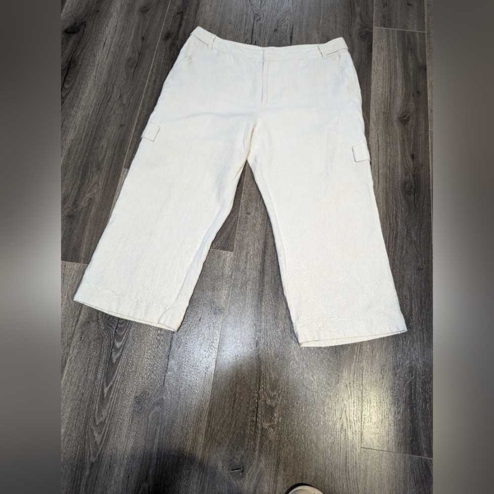 LIZ Claiborne  linen  Capris , pedal pusher pants plus size XL. Tan Colour. GUC.